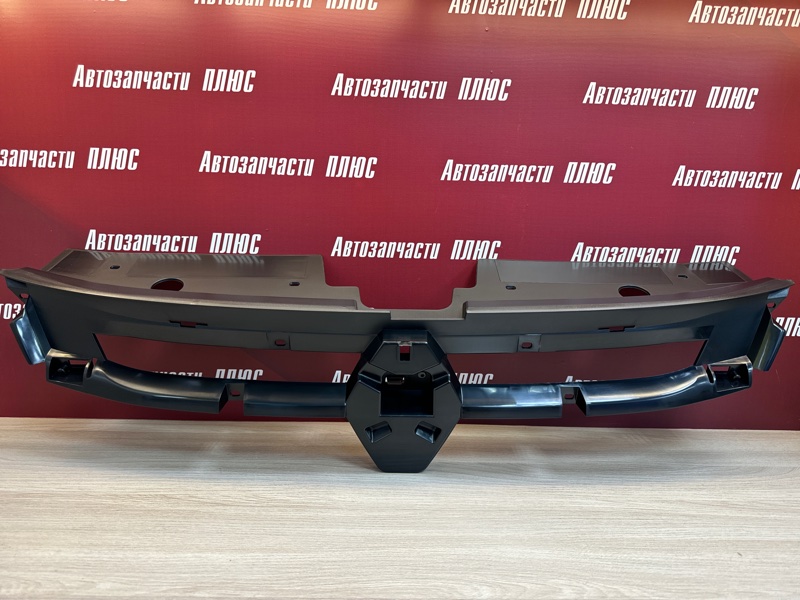 Решетка радиатора - фото 1