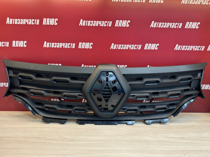 Решетка радиатора - фото 1