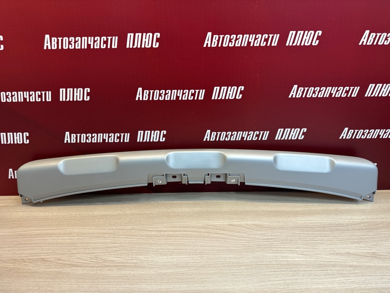 Накладка переднего бампера - фото 1