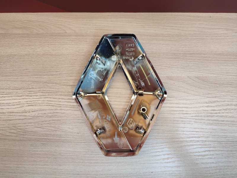 Эмблема решетки радиатора - фото 7