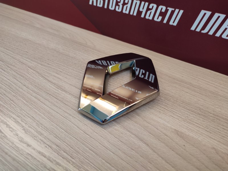 Эмблема крышки багажника - фото 3