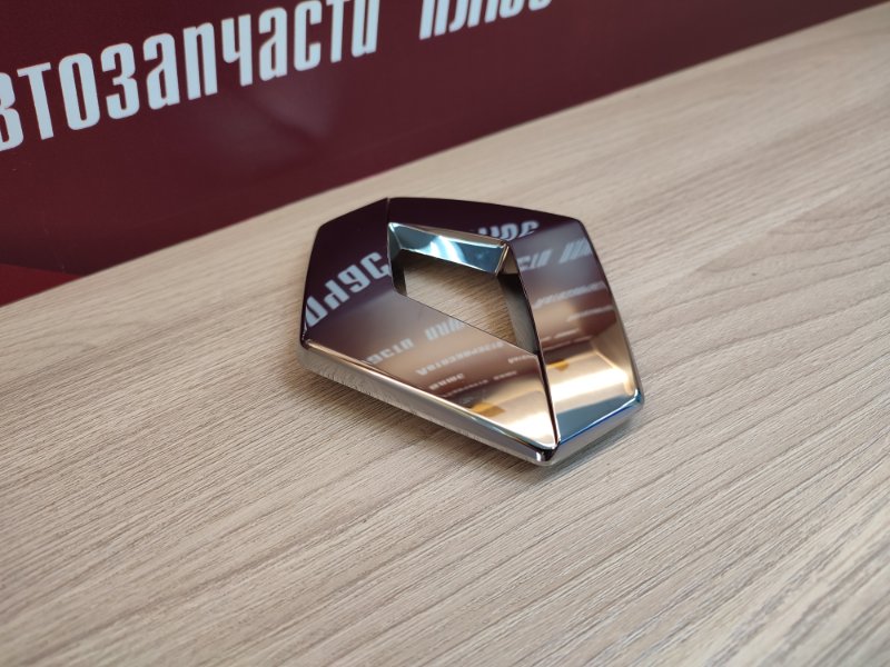 Эмблема крышки багажника - фото 4