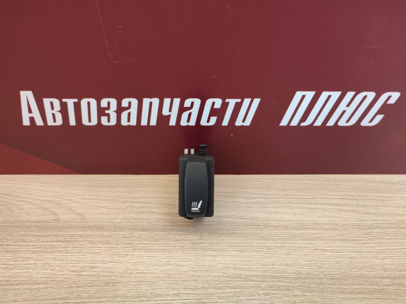 Кнопка обогрева сидений - фото 1