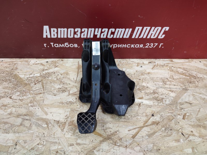 Педаль тормоза - фото 1