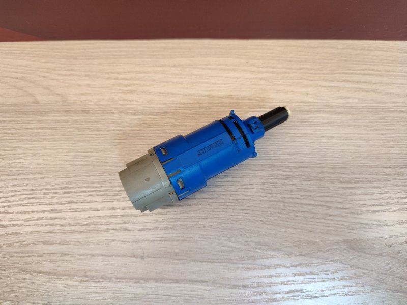 Датчик педали сцепления - фото 2