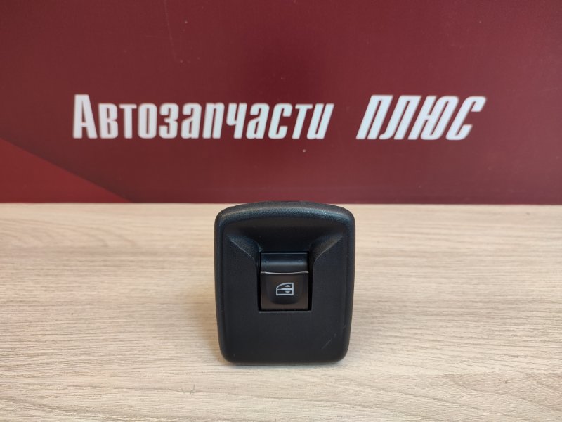Кнопка стеклоподъемника - фото 1