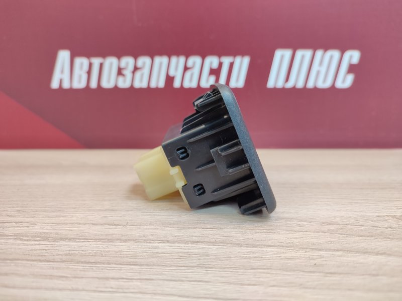 Кнопка стеклоподъемника - фото 6