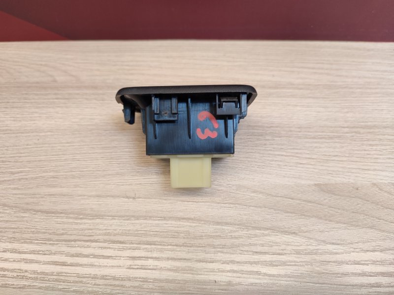 Кнопка стеклоподъемника - фото 7