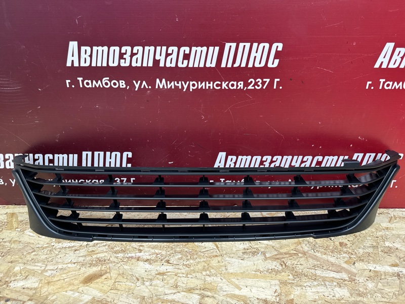 Нижняя решетка бампера - фото 1