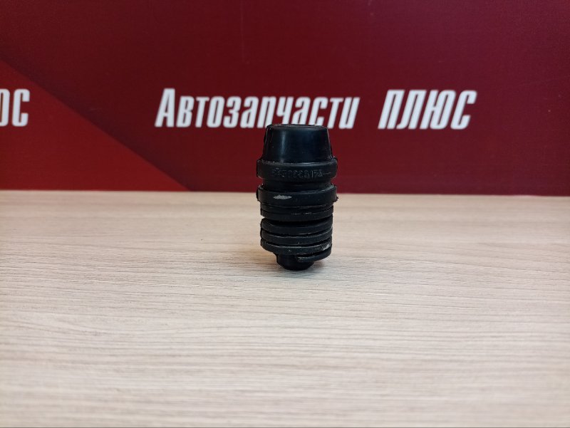 Отбойник капота - фото 1