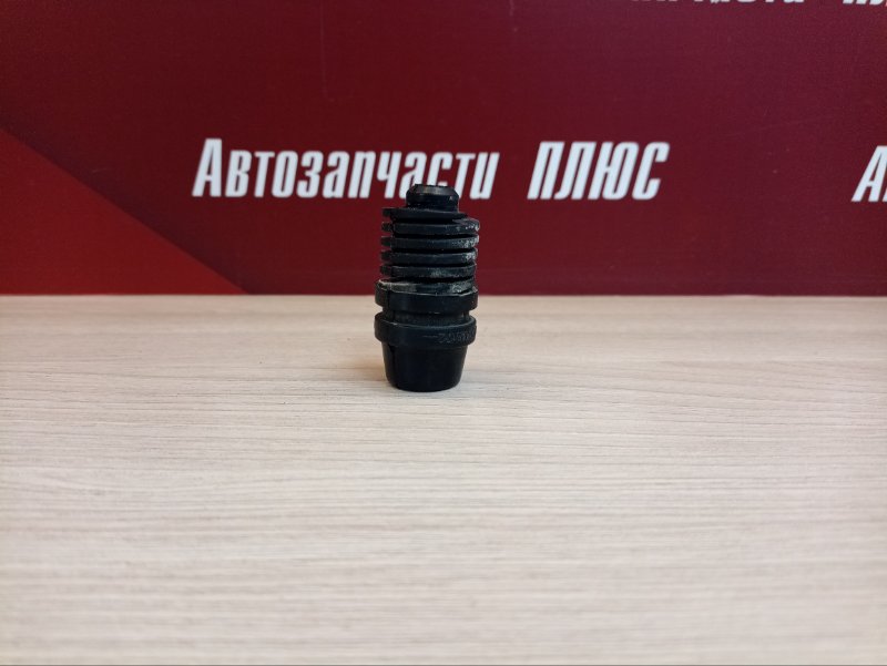 Отбойник капота - фото 1