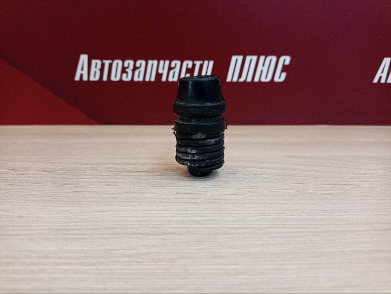 Отбойник капота - фото 3