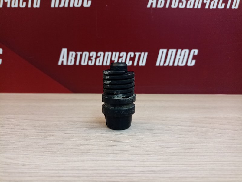 Отбойник капота - фото 1