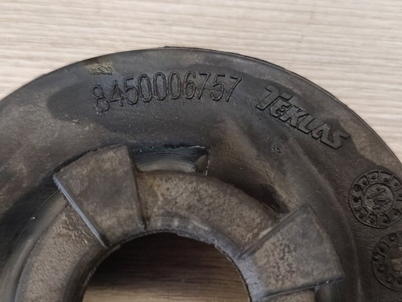 Верхняя опора    пружины - фото 7