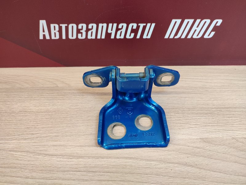 Петля двери - фото 1