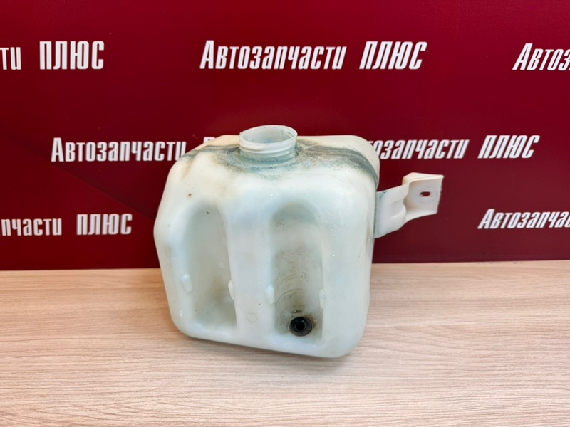 Бачок омывателя - фото 1