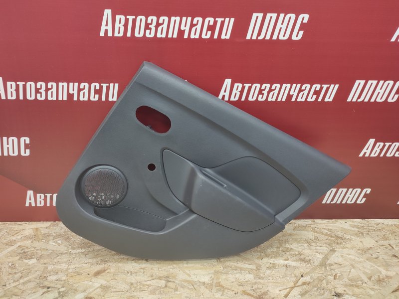 Обшивка боковой двери - фото 1