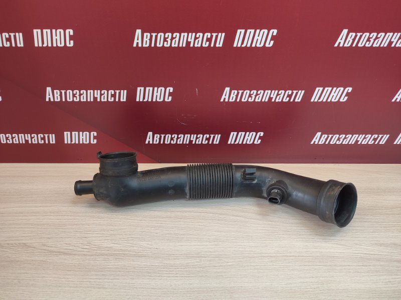 Патрубок воздушного фильтра - фото 1