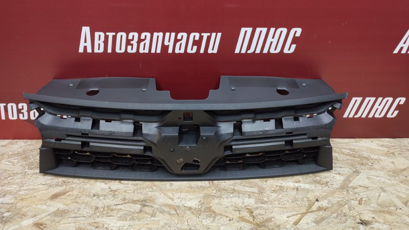 Решетка радиатора - фото 1