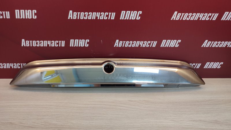 Накладка крышки багажника - фото 1