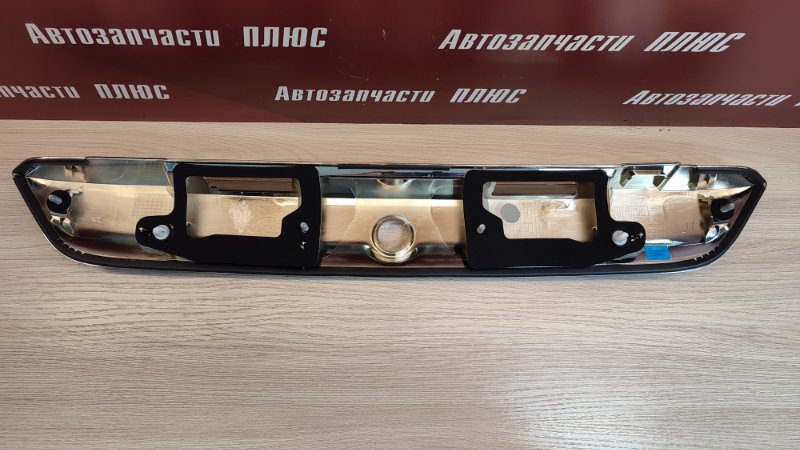Накладка крышки багажника - фото 5