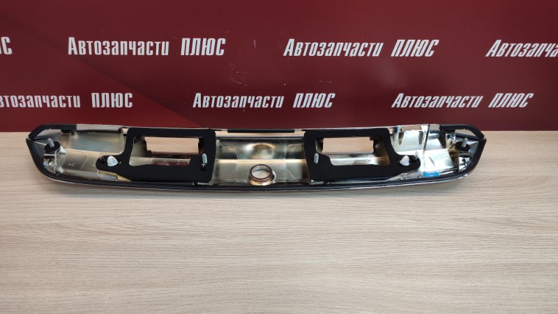 Накладка крышки багажника - фото 6