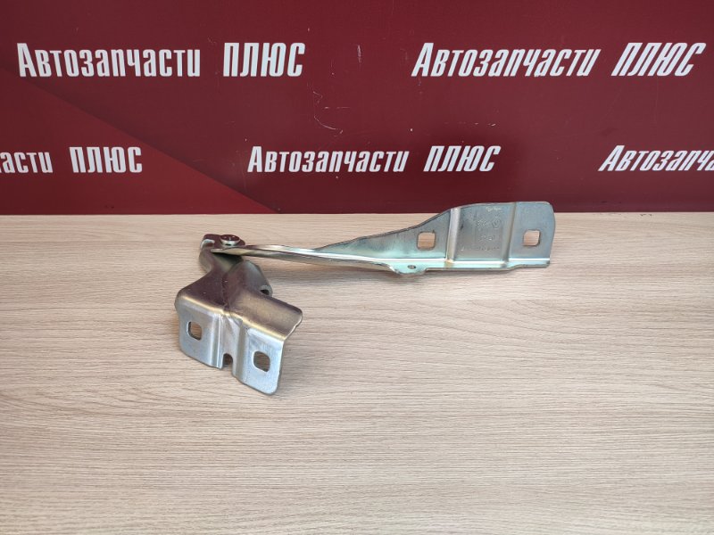 Петля капота - фото 1