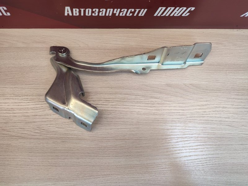 Петля капота - фото 2