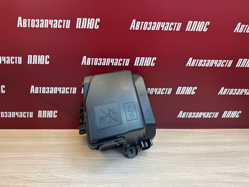 Корпус блока предохранителей - фото 1