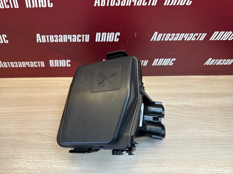 Корпус блока предохранителей - фото 2