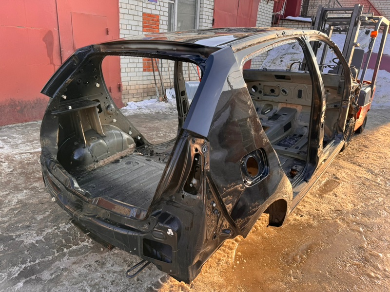 Кузов на запчасти - фото 3