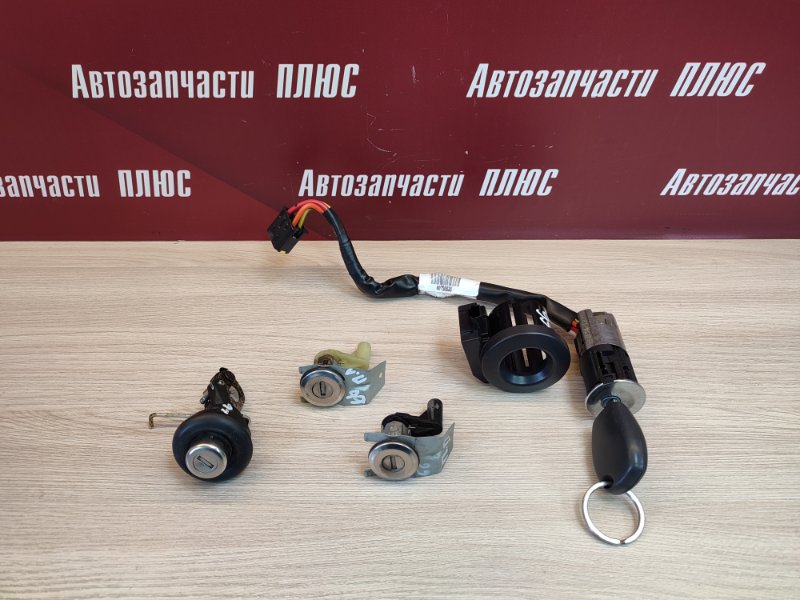 Комплект замков - фото 1