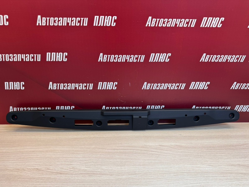 Накладка крышки багажника - фото 1