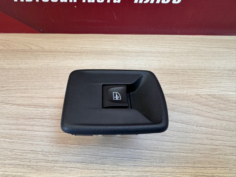 Кнопка стеклоподъемника - фото 5