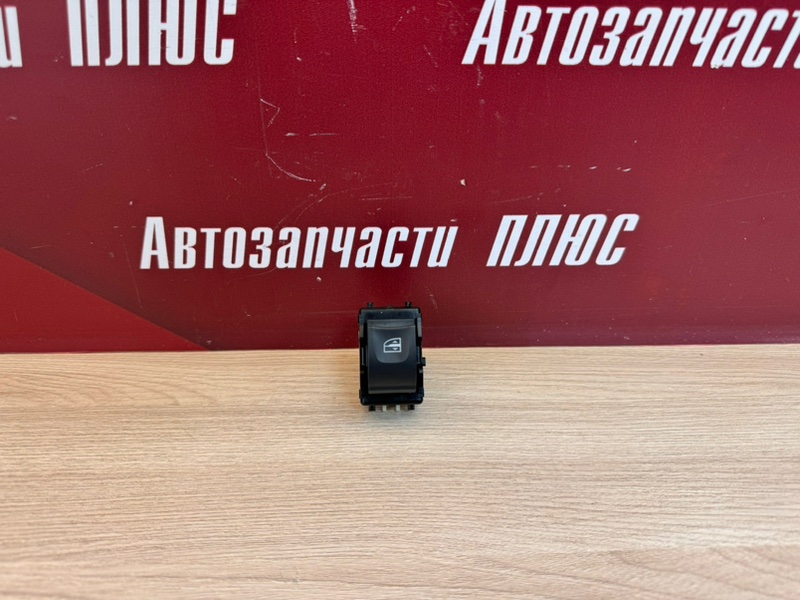 Кнопка стеклоподъемника - фото 1