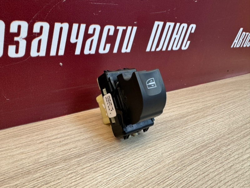 Кнопка стеклоподъемника - фото 2