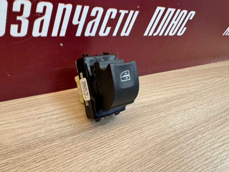 Кнопка стеклоподъемника - фото 2