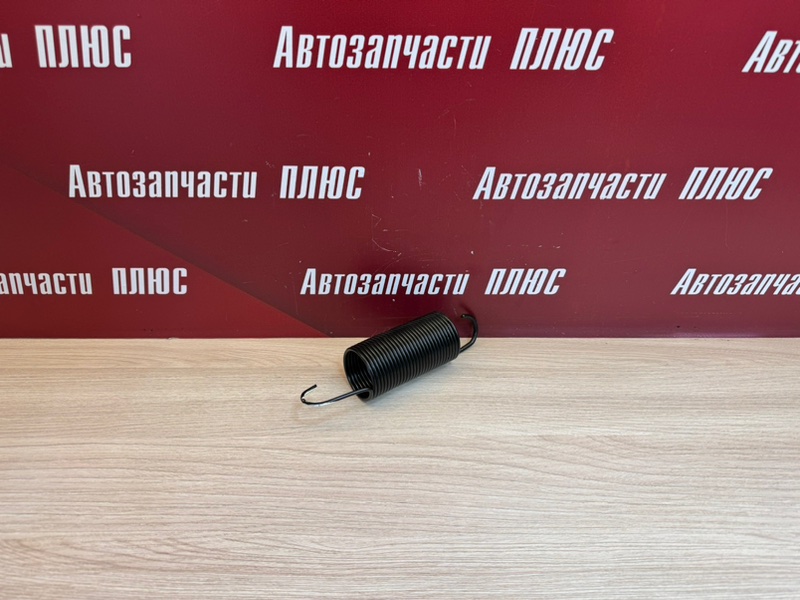 Пружина крышки багажника - фото 1