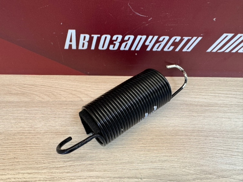Пружина крышки багажника - фото 2