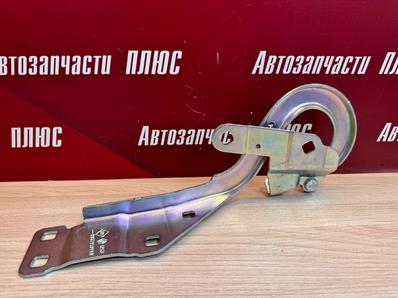 Петля капота - фото 2