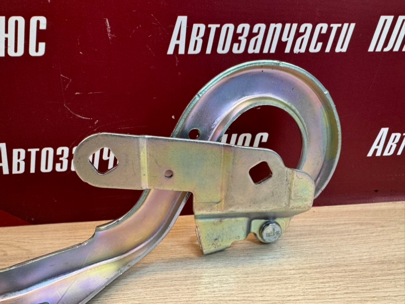 Петля капота - фото 3