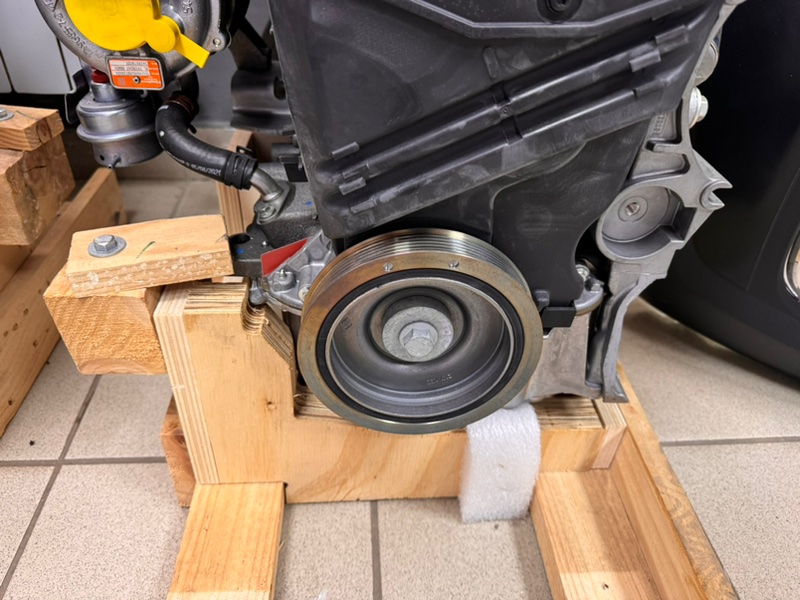 Двигатель в сборе - фото 3