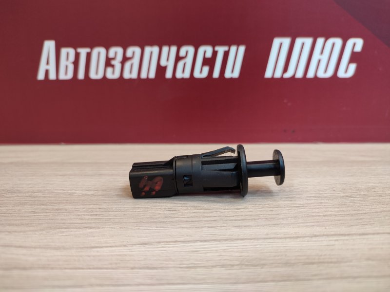 Концевик двери багажника - фото 3