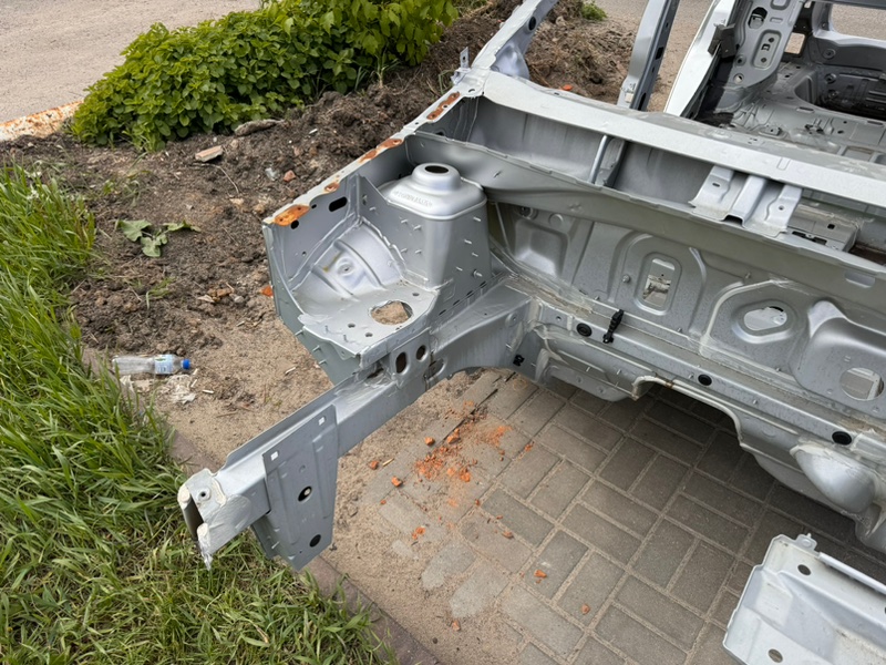 Передняя часть кузова - фото 2