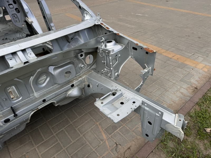 Передняя часть кузова - фото 4