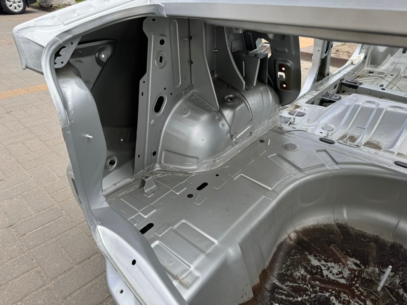 Задняя часть кузова - фото 3