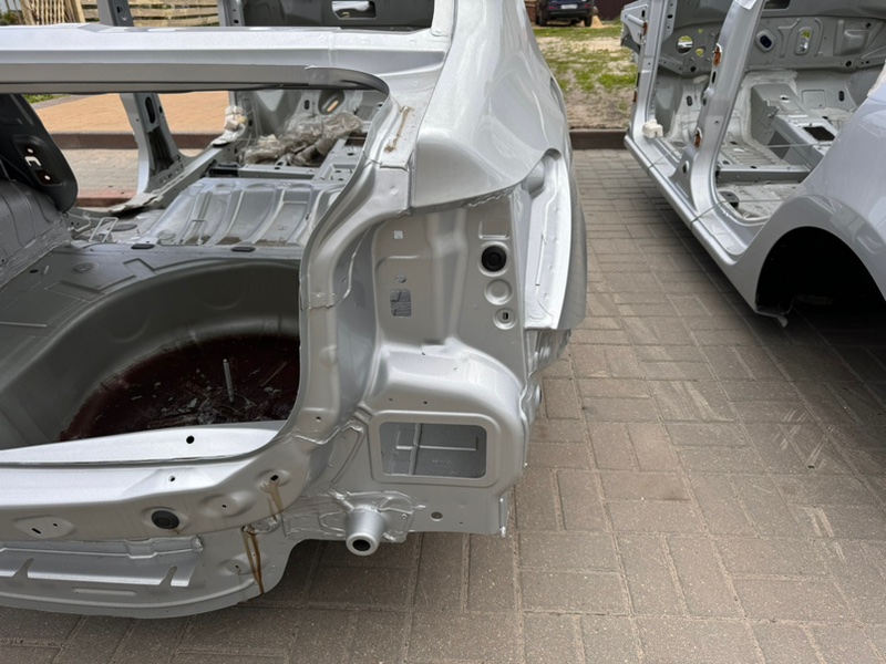 Задняя часть кузова - фото 5