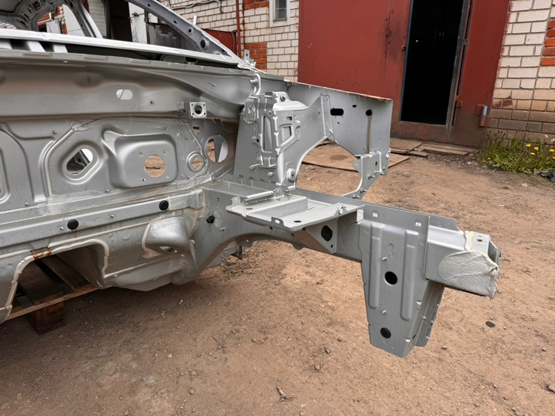 Передняя часть кузова - фото 4