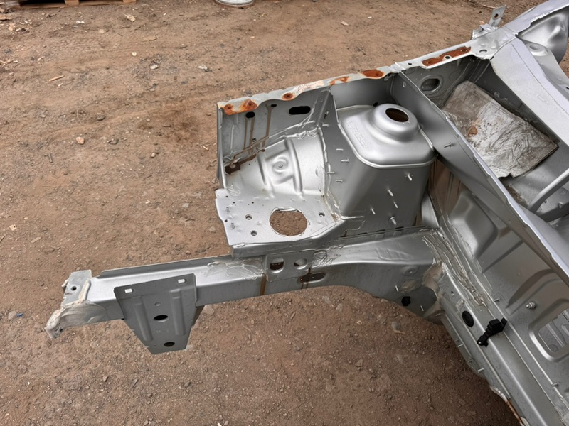 Передняя часть кузова - фото 5