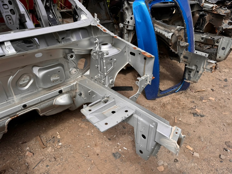 Передняя часть кузова - фото 3